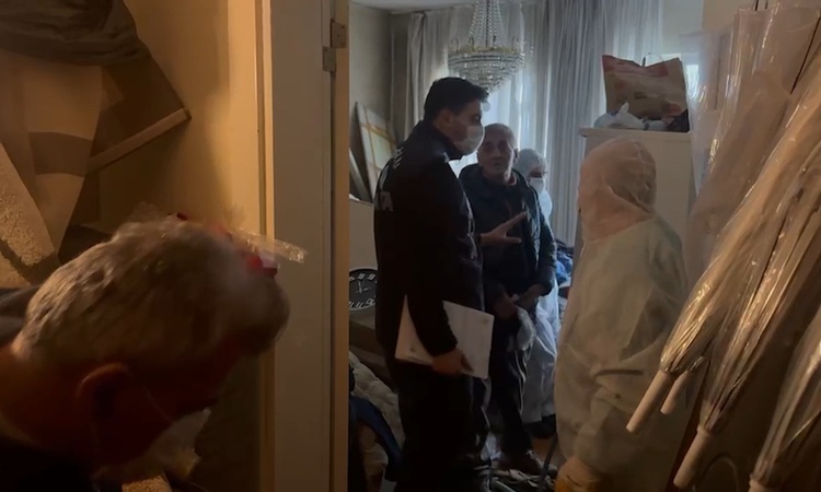 Kritik Açıklama: Beyoğlu Cihangir'de kötü koku şikayetiyle girilen daireden 4 ton atık çıkarıldı | İşte Tüm Ay