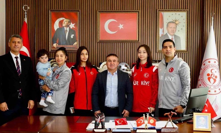 Kritik Açıklama: Bilecikli tekvandocular Ençok ve Çam Avrupa şampiyonalarında Türkiye’yi temsil edecek ve Mera
