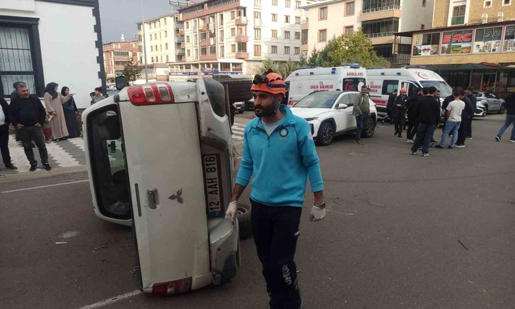 Kritik Açıklama: Bingöl’de otomobil ile pikap çarpıştı: 2 yaralı ve Merak Edilenler