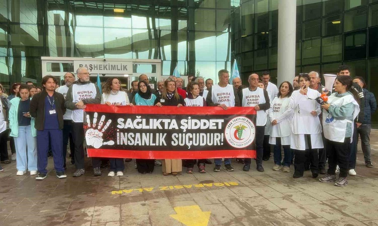 Kritik Açıklama: Bursa Mudanya'da sağlık örgütleri darp edilen çalışan için hastane önünde toplandı | İşte Tüm