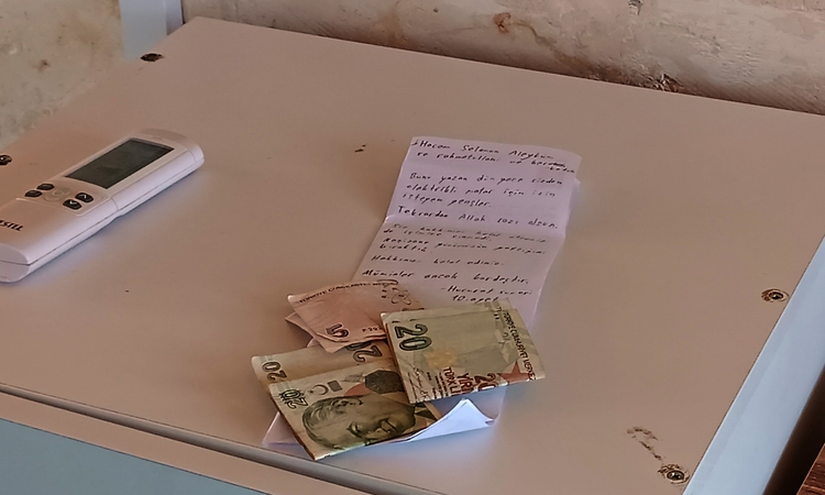 Kritik Açıklama: Camide elektrikli motosikleti şarj edip, 45 lira ve not bıraktılar | İşte Tüm Ayrıntılar