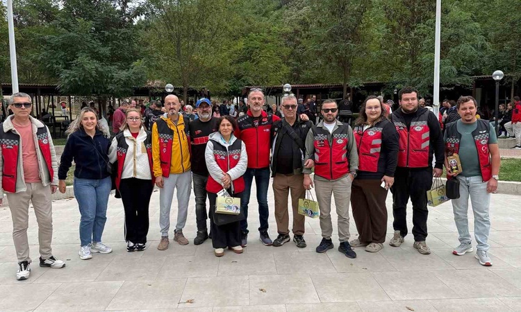 Kritik Açıklama: Çanakkale Çan Etili'de ikinci Pilav Etkinliği'nde 250 motosikletli bir araya geldi ve Merak E