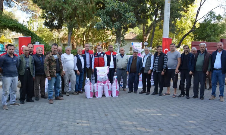 Kritik Açıklama: Çine'de 40 üreticiye 5 bin 550 kilogram tritikale tohumu dağıtıldı