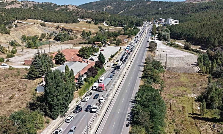 Kritik Açıklama: Çorum’da 3 araçlı zincirleme kaza: 5 yaralı | İşte Tüm Ayrıntılar