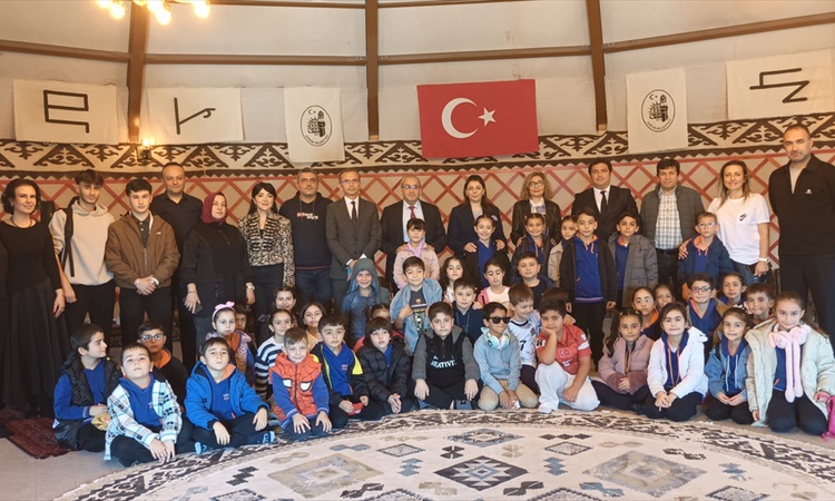 Kritik Açıklama: Çorum'da düzenlenen Masal Şenliği'nde çocuklara masal okundu, türküler söylendi: Gelişmeler T