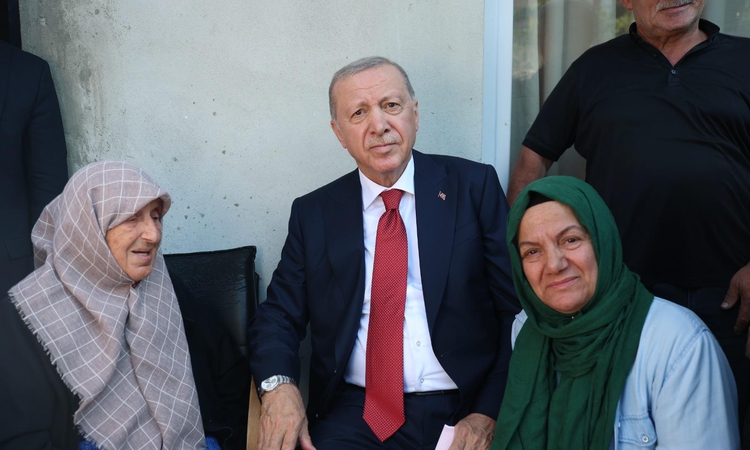 Kritik Açıklama: Cumhurbaşkanı Erdoğan, Rize'de komşularını ziyaret etti | İşte Tüm Ayrıntılar