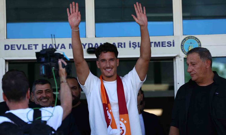Kritik Açıklama: Deniz Gül İstanbul'da! Galatasaray'ın Yeni Transferi Heyecanlı - Son Dakika Bilgileri