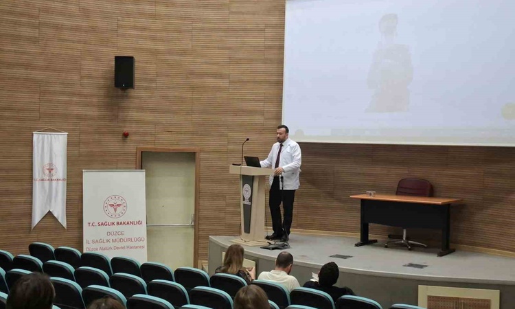 Kritik Açıklama: Düzce'de 130. DHY kapsamındaki pratisyen hekimlere acil tıp eğitimi verildi