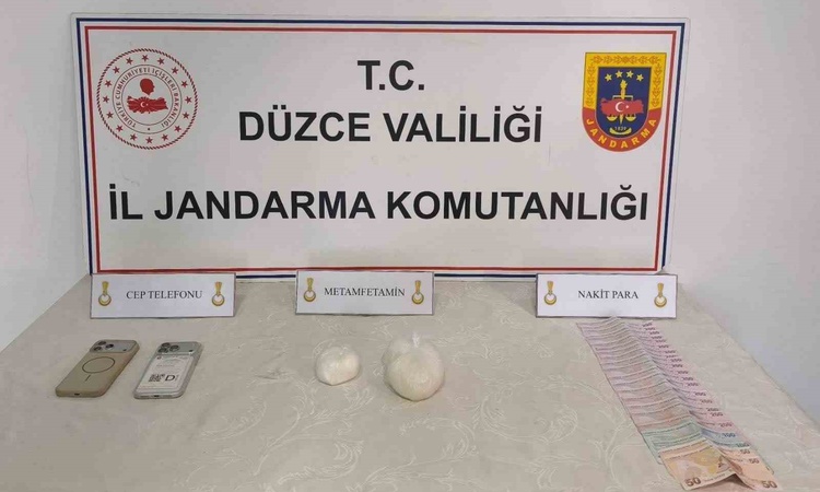Kritik Açıklama: Düzce'de araçta gizli bölmede 405,16 gram metamfetamin ele geçirildi: Gelişmeler Takip Ediliy