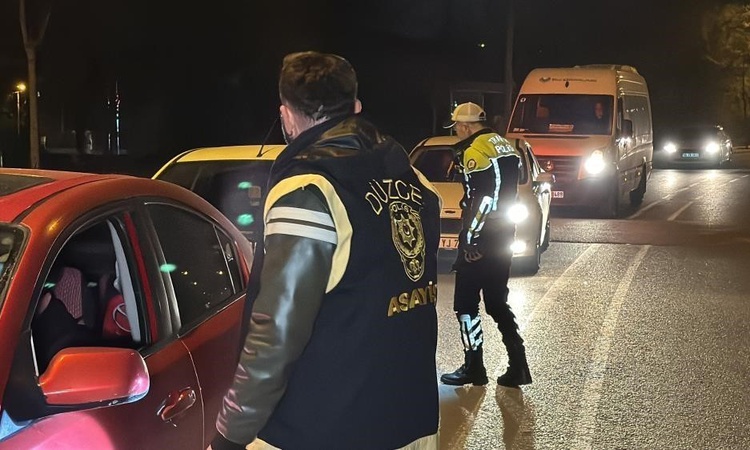 Kritik Açıklama: Düzce'de bir haftada 6 bin 136 kişi sorgulandı, yakalanan 17 şahıstan 9'u hakkında tutuklama