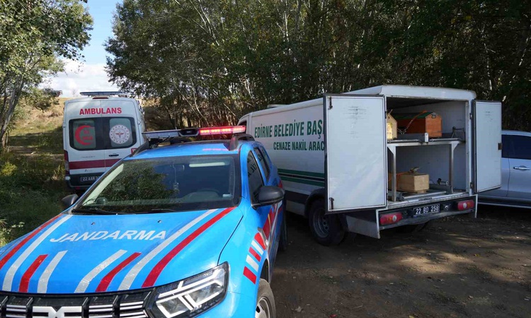 Kritik Açıklama: Edirne'de ekipler Meriç Nehri'nde kaybolan 5 yaşındaki kızın cansız bedenine ulaştı ve Merak