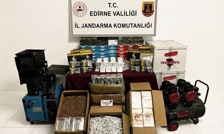 Kritik Açıklama: Edirne'de jandarma 3 şüphelinin ev ve iş yerlerinde 42 kilo tütün ele geçirdi | İşte Tüm Ayrı