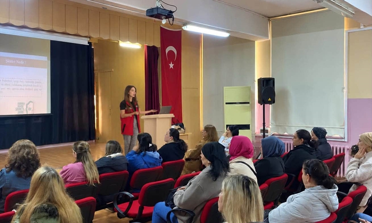 Kritik Açıklama: Edirne'de kadına yönelik şiddetle mücadele eğitimleri düzenlendi