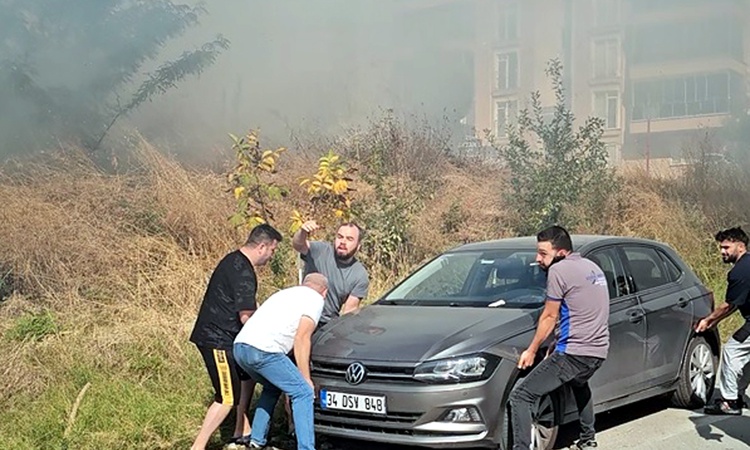 Kritik Açıklama: Edirne'de otluk yangını vatandaşların desteğiyle 1 saatte kontrol altına alındı: Gelişmeler T