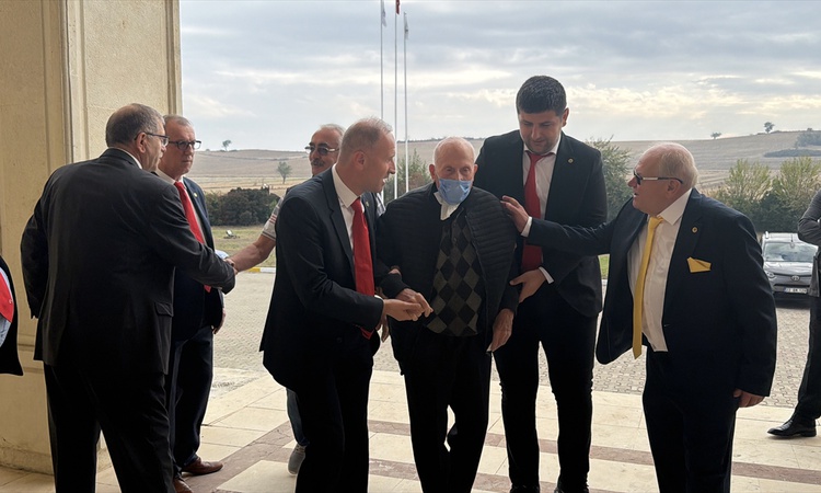Kritik Açıklama: Edirne Ticaret Borsası seçimini Beyaz Liste kazandı, 93 yaşındaki üye güçlükle oy verdi | İşt