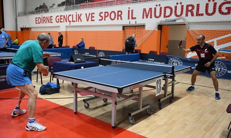 Kritik Açıklama: Edirne'de Veteranlar Balkan Masa Tenisi Şampiyonası 230 sporcuyla resmen start aldı. - Son Da