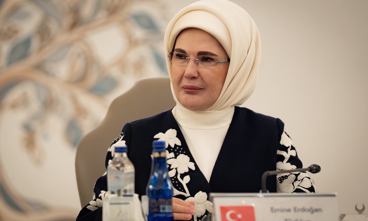 Kritik Açıklama: Emine Erdoğan, lider eşleriyle bir araya geldi
