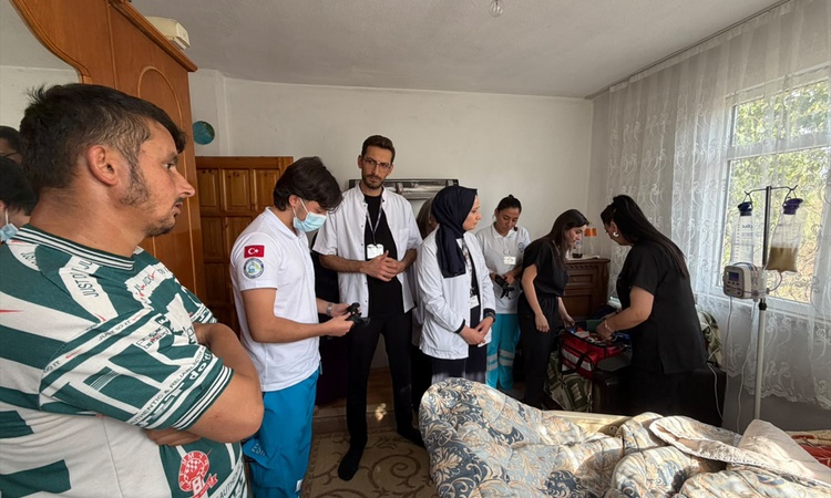 Kritik Açıklama: Erbaa Belediyesi evde bakım ekiplerine TOGÜ Erbaa SHMYO öğrencileri destek veriyor: Gelişmele