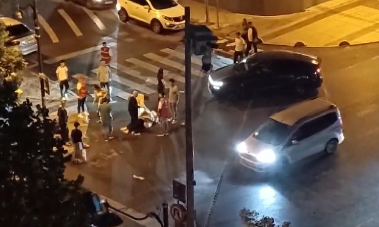Kritik Açıklama: Esenyurt'ta otomobil ile motosiklet çarpıştı: 2 yaralı ve Merak Edilenler