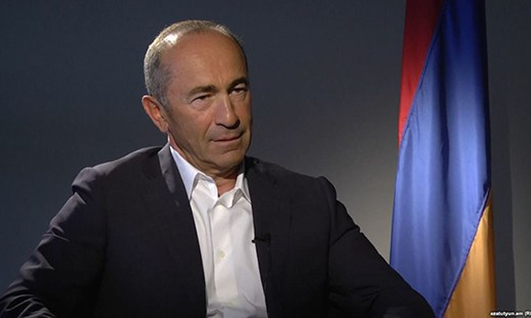 Kritik Açıklama: Eski Ermenistan Cumhurbaşkanı Koçaryan yolsuzluk suçlamalarıyla yakalanarak gözaltına sevk ed