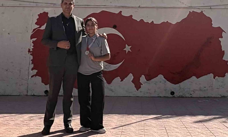 Kritik Açıklama: Eskişehir'de 7. sınıf öğrencisi Ravza Nur Kaçan, Kick Boksta Türkiye birincisi oldu | İşte Tü