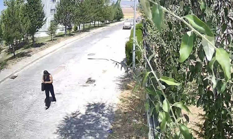 Kritik Açıklama: Eskişehir'de sahte polis dolandırıcılığı: 81 yaşındaki vatandaş hedef alındı, kadın şüpheli y