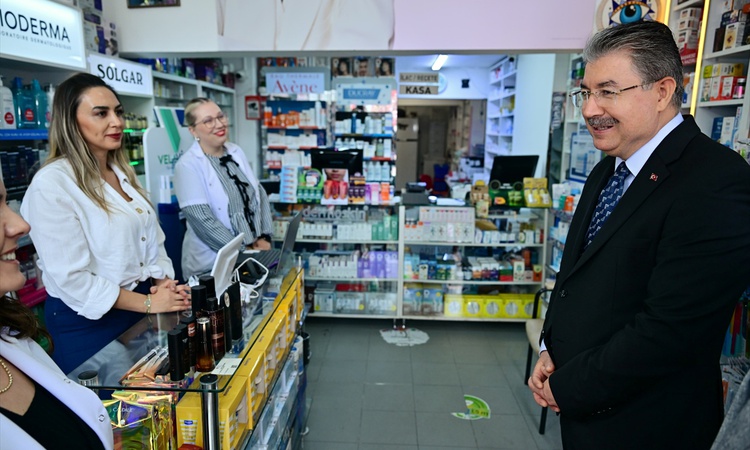 Kritik Açıklama: Eskişehir Valisi Erdinç Yılmaz, Hoşnudiye'deki esnafı ziyaret edip sorunları dinledi - Son Da