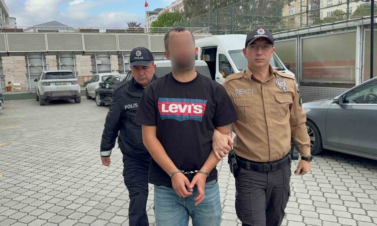 Kritik Açıklama: Evinde ölü bulunan gencin arkadaşı yakalanarak gözaltına sevk edildi ve Merak Edilenler