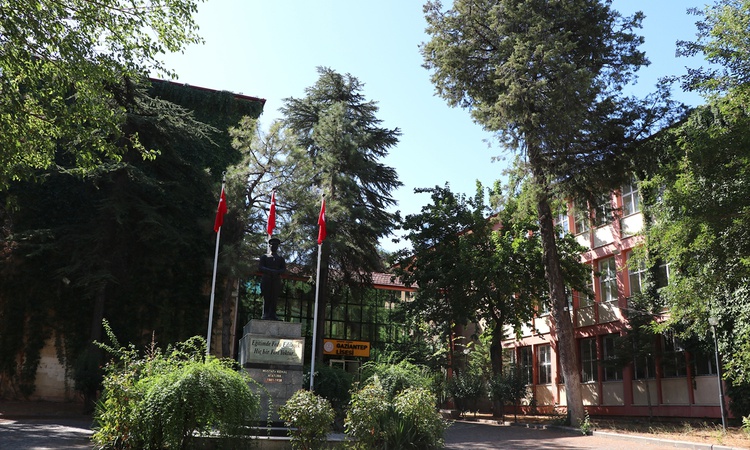 Kritik Açıklama: Gaziantep Lisesi 1911'den bu yana eğitim mirasını 860 öğrencisiyle sürdürüyor | İşte Tüm Ayrı