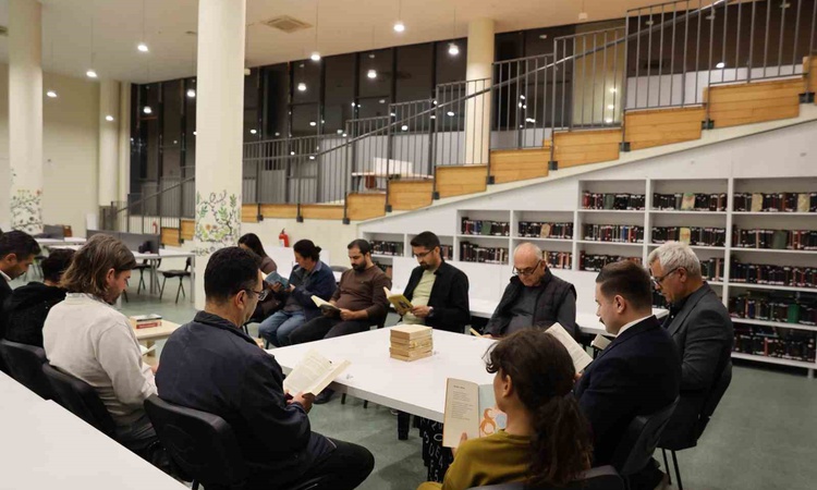 Kritik Açıklama: Gökçeada'da kitap okuma projesinin yeni dönemi Kaymakam Acar'ın katılımıyla resmen start aldı