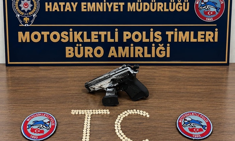 Kritik Açıklama: Hatay Antakya'da polis aramasında 119 Captagon hap ile kurusıkı tabanca bulundu