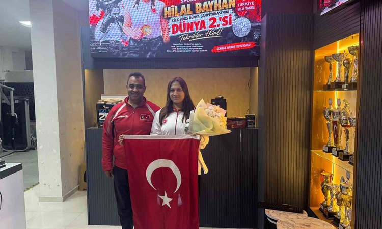 Kritik Açıklama: Hilal Bayhan, kick boksta dünya ikincisi olarak Denizli'ye döndü | İşte Tüm Ayrıntılar