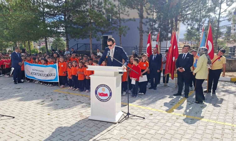 Kritik Açıklama: Hisarcık’ta İlköğretim Haftası coşkuyla kutlandı: Gelişmeler Takip Ediliyor