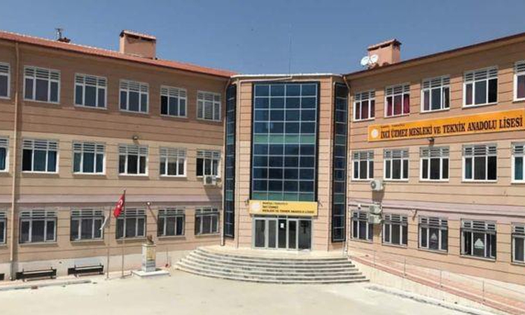 Kritik Açıklama: İnci Üzmez kimdir, eşi Niyazi Üzmez kim? İnci Üzmez Mesleki ve Teknik Anadolu Lisesi nerede?