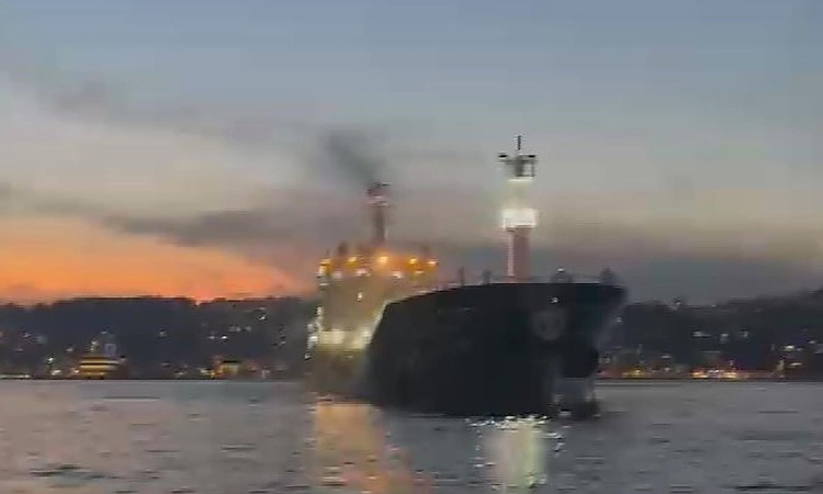 Kritik Açıklama: İstanbul Boğazı'nda tanker alarmı! Gemi trafiği durduruldu