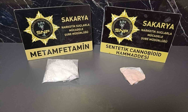 Kritik Açıklama: İstanbul’dan 111 kilogram uyuşturucu ham maddesi getirirken Sakarya gişelerinde yakalandılar