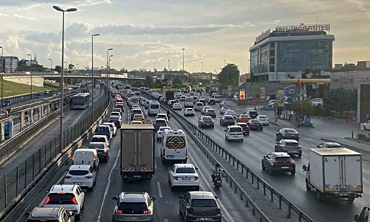 Kritik Açıklama: İstanbul’da trafik yoğunluğu okulların ikinci gününde arttı: Gelişmeler Takip Ediliyor