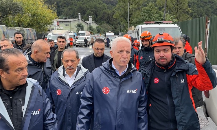 Kritik Açıklama: İstanbul Valisi Gül, yağışta 2 bin 500 kişinin kurtarıldığını tüm detaylarıyla paylaştı | İşt