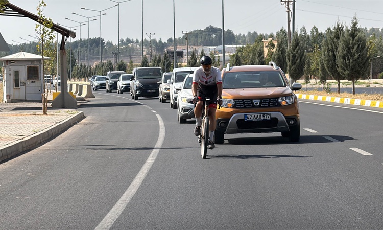 Kritik Açıklama: İsviçre'den 37 günde 4 bin 500 kilometre pedal çeviren Murat Yarbuğ Midyat'a ulaştı: Gelişmel