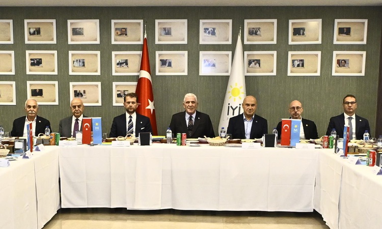 Kritik Açıklama: İYİ Parti lideri Dervişoğlu, yeni yasama yılı öncesi milletvekilleriyle buluştu - Son Dakika