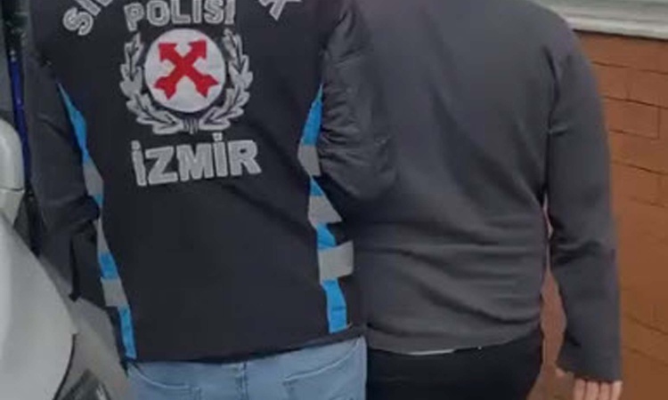 Kritik Açıklama: İzmir Konak'ta araçtan inen sürücüye 186 bin 438 TL, yolcuya 180 bin TL ceza kesildi