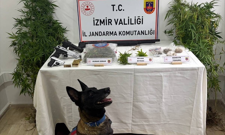 Kritik Açıklama: İzmir Konak'ta operasyonda 1 kilo 855 gram sentetik uyuşturucu ele geçirildi - Son Dakika Bil