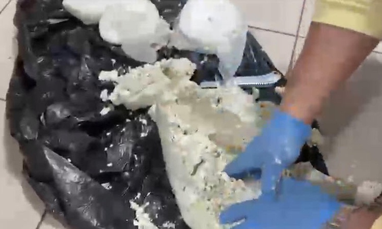 Kritik Açıklama: İzmir otobüs terminalinde peynir bidonunda 2 kilo 350 gram metamfetamin ele geçirildi
