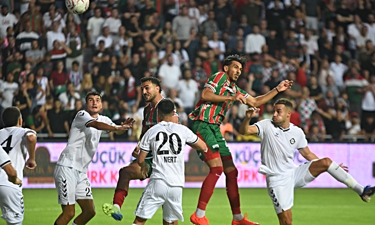 Kritik Açıklama: Karşıyaka 3. Lig'de ilk 3 haftada galibiyet alamadı, 3 maçta 3 gol attı