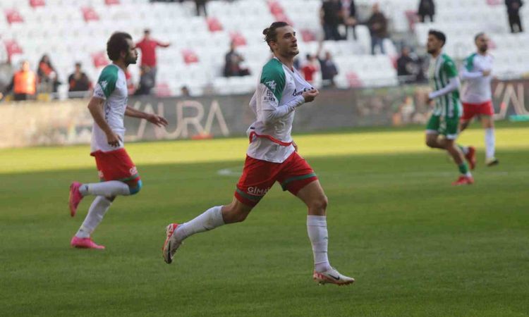 Kritik Açıklama: Karşıyaka, eski golcüsü Fatih Taşdelen'i yeniden kadrosuna katıyor