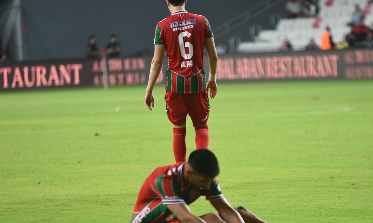 Kritik Açıklama: Karşıyaka, Gaziemir Spor'a 1-0 yenilince teknik direktör Basatemür istifa etti | İşte Tüm Ayr