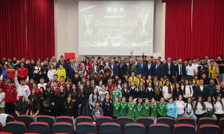 Kritik Açıklama: Kastamonu'da Sporun Enleri Ödül Töreni'nde 42 sporcu ve 12 takım ödül aldı | İşte Tüm Ayrıntı