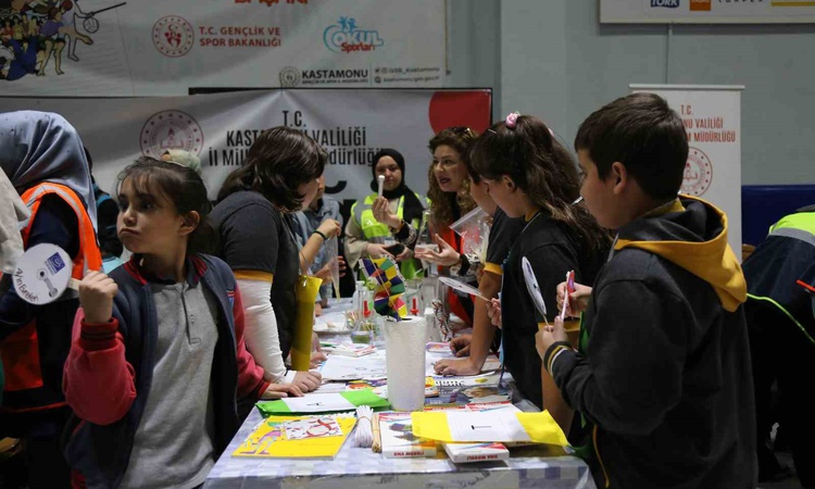 Kritik Açıklama: Kastamonu'da TÜBİTAK destekli bilim şenliği 35 atölyeyle açıldı