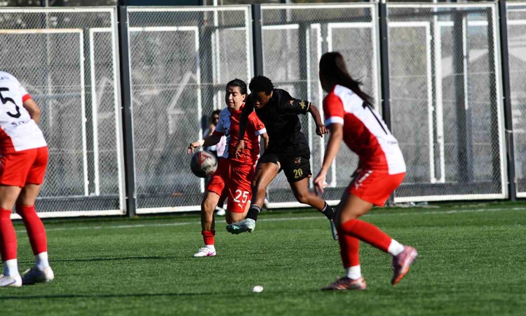 Kritik Açıklama: Kayseri Kadın FK, 7. haftada evinde Ünye Kadın FK ile golsüz berabere kaldı ve Merak Edilenle