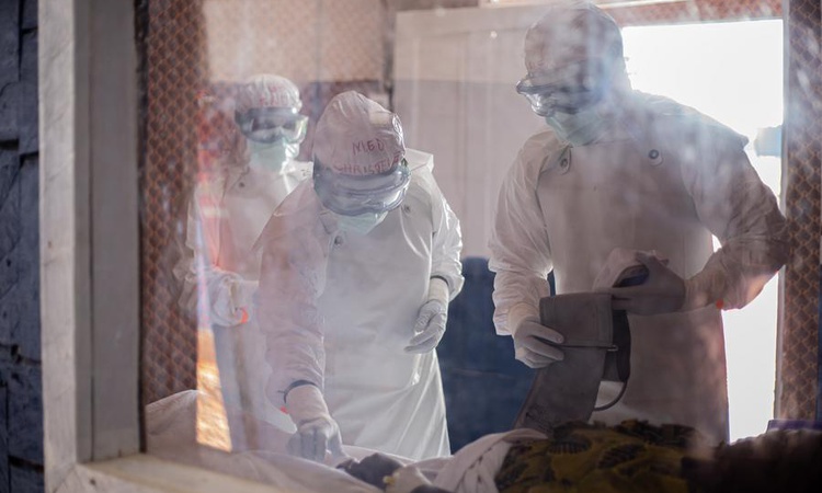 Kritik Açıklama: KDC'de Ebola vakası cumartesi 8.067'ye ulaştı, DSÖ salgının yayıldığını bildirdi